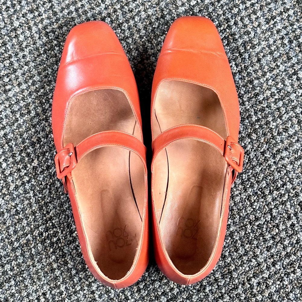 Zou Xou Persimmon Eugenia Flat